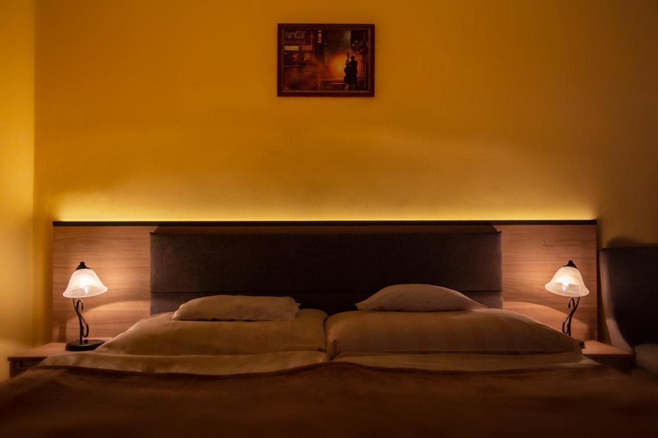 Alabastrom Panzio Es Etterem Bed & Breakfast Bogács Екстериор снимка