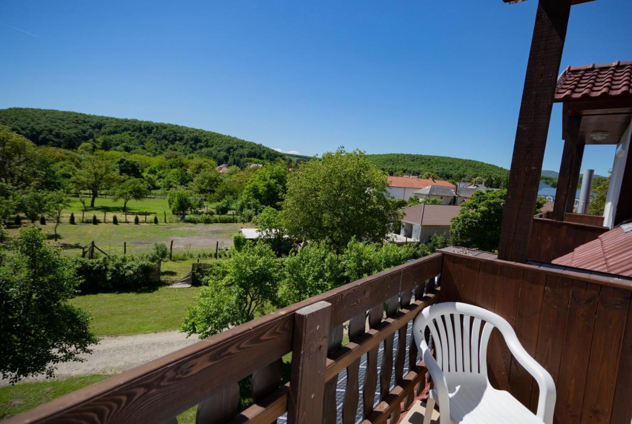 Alabastrom Panzio Es Etterem Bed & Breakfast Bogács Екстериор снимка