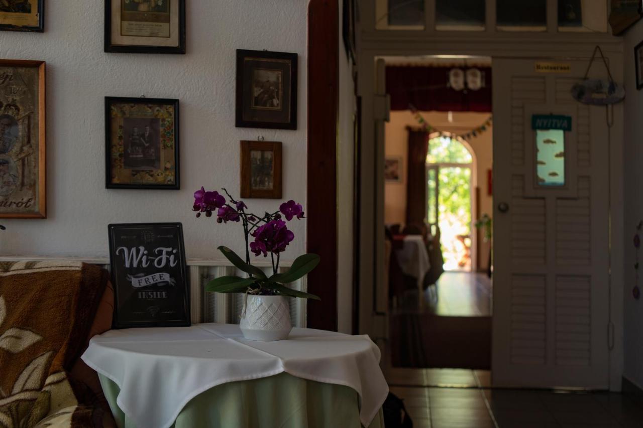 Alabastrom Panzio Es Etterem Bed & Breakfast Bogács Екстериор снимка