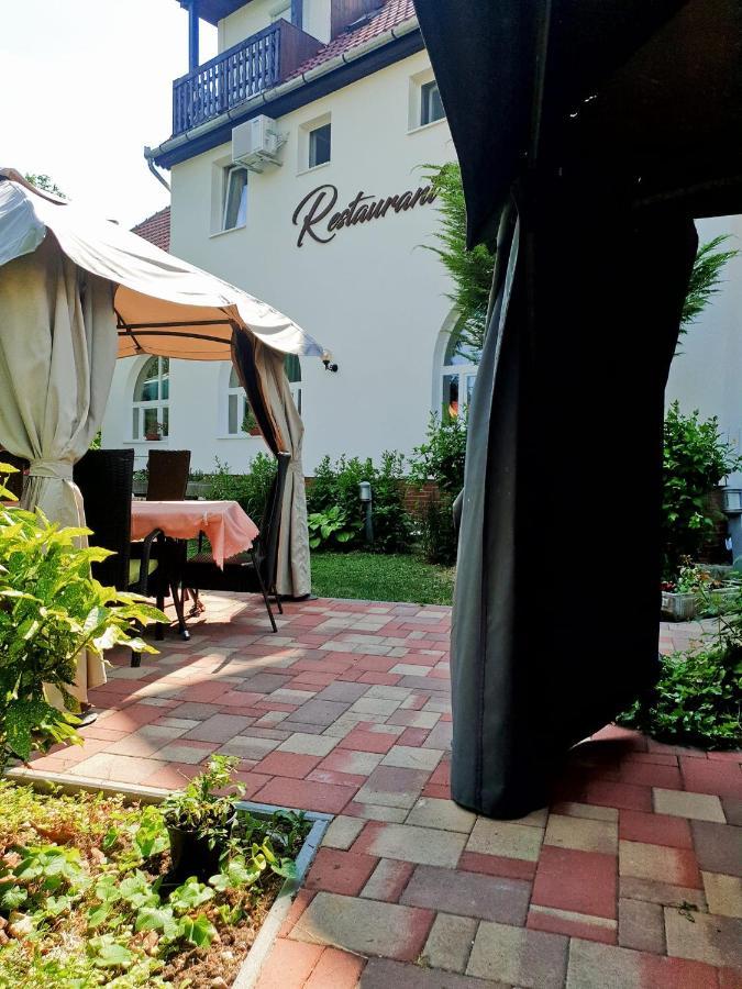 Alabastrom Panzio Es Etterem Bed & Breakfast Bogács Екстериор снимка