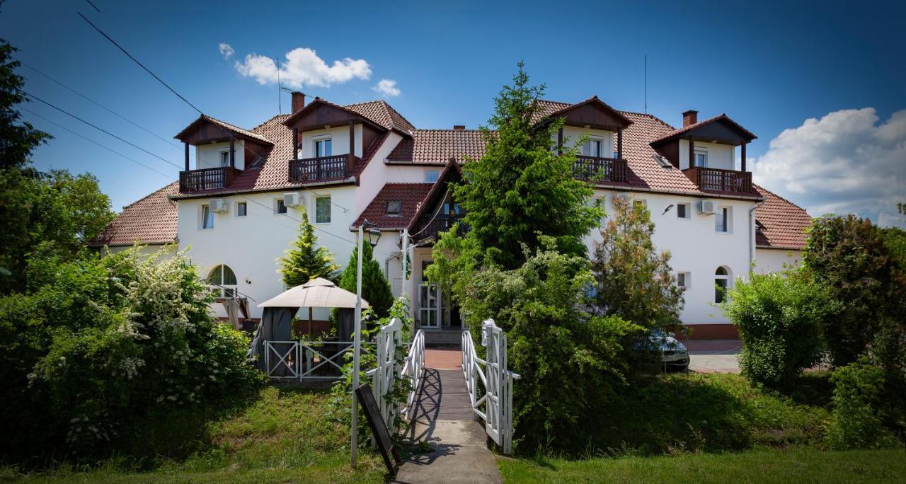 Alabastrom Panzio Es Etterem Bed & Breakfast Bogács Екстериор снимка