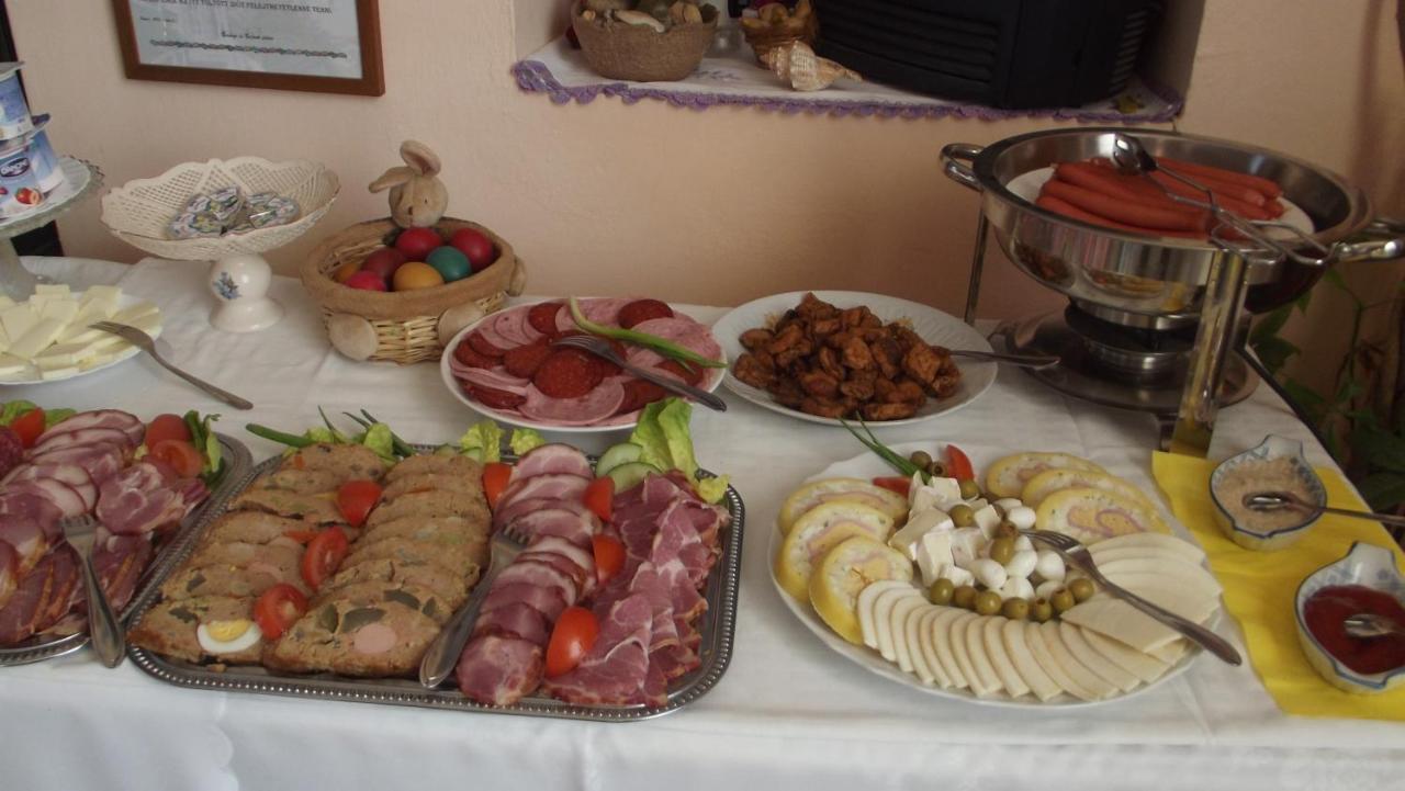 Alabastrom Panzio Es Etterem Bed & Breakfast Bogács Екстериор снимка