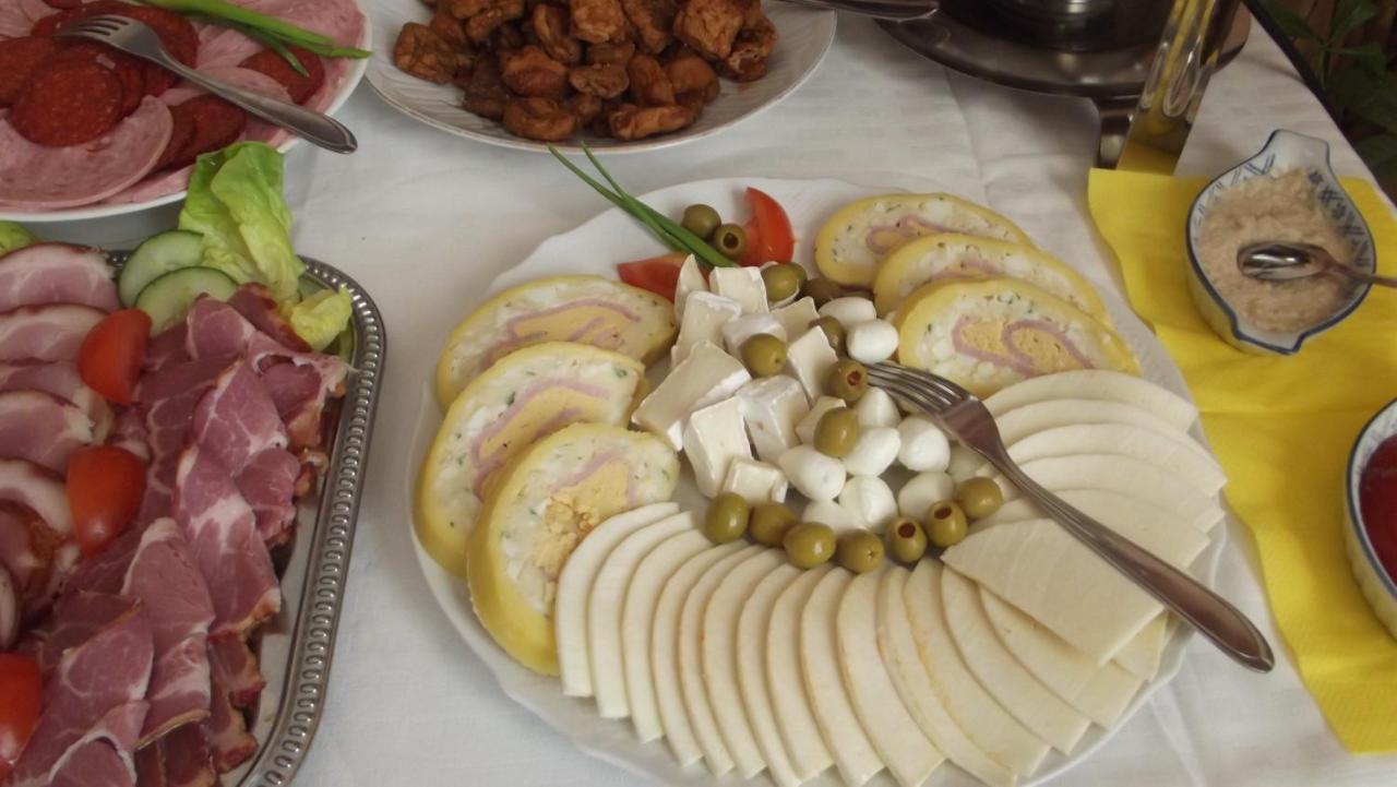 Alabastrom Panzio Es Etterem Bed & Breakfast Bogács Екстериор снимка